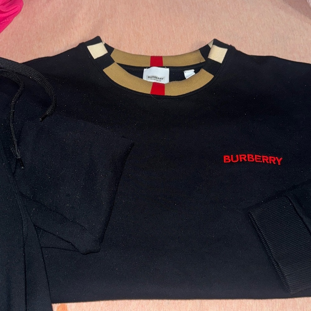 Men’s Medium Burberry Winter Crewneck & Jogger Set